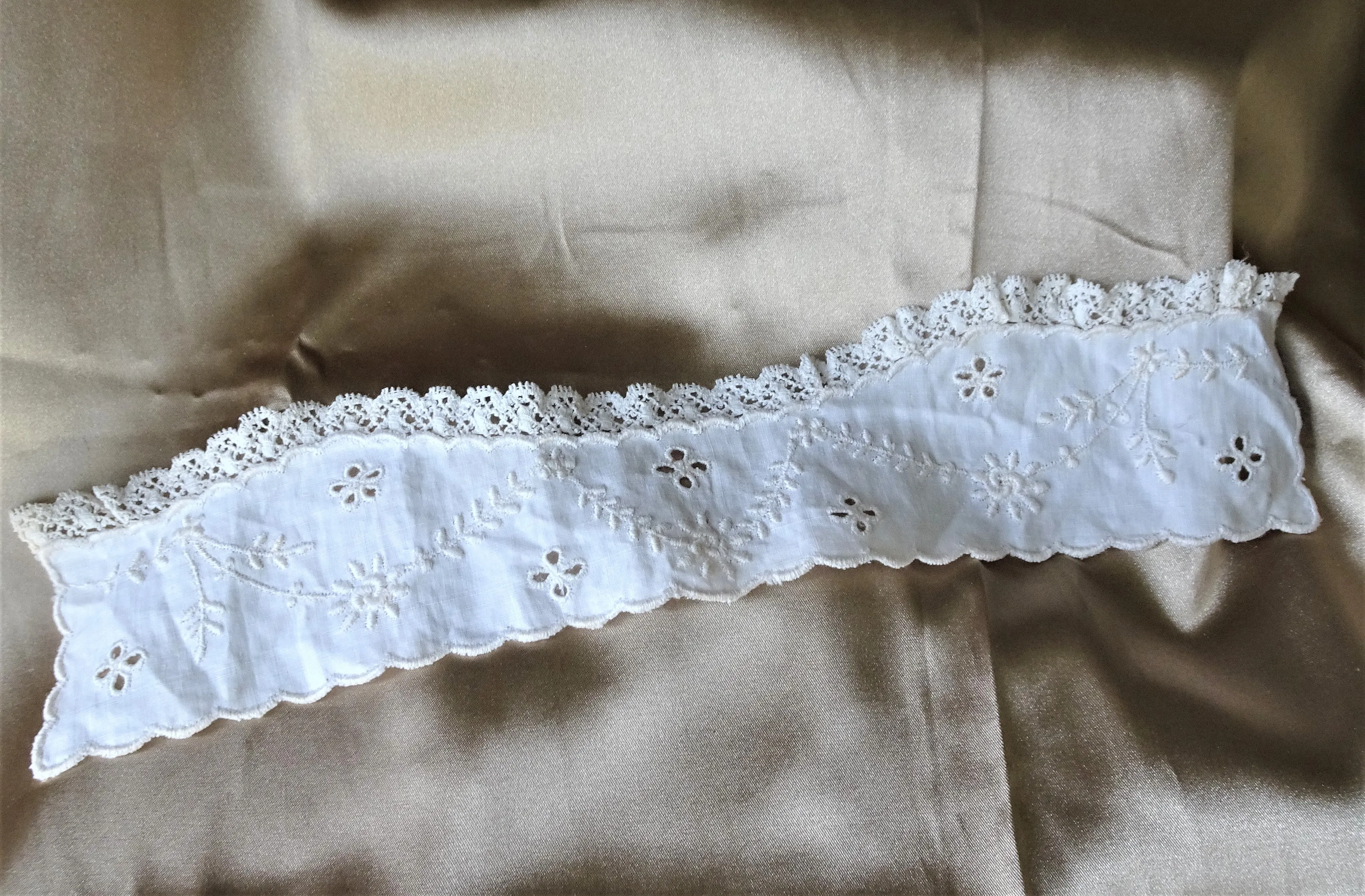 BEAUTIFUL Victorian High Neck Collar, Victorian Edwardian Embroidered linen Lace, Heirloom Sewing,Collectible Vintage Clothing ,Collectible Lace Collars