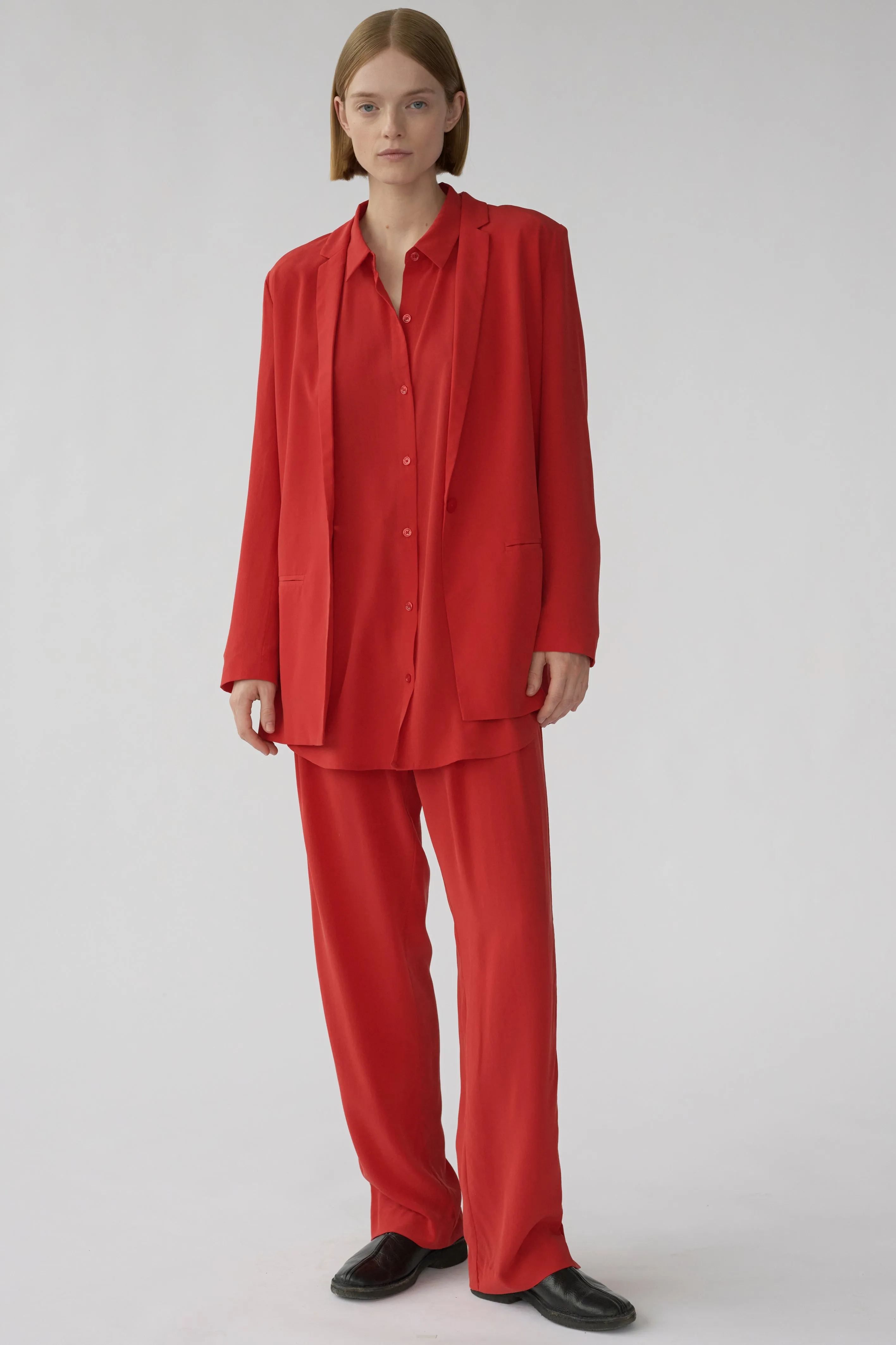 MENA BLAZER - CARDINAL RED - SANDWASH CREPE DE CHINE SILK