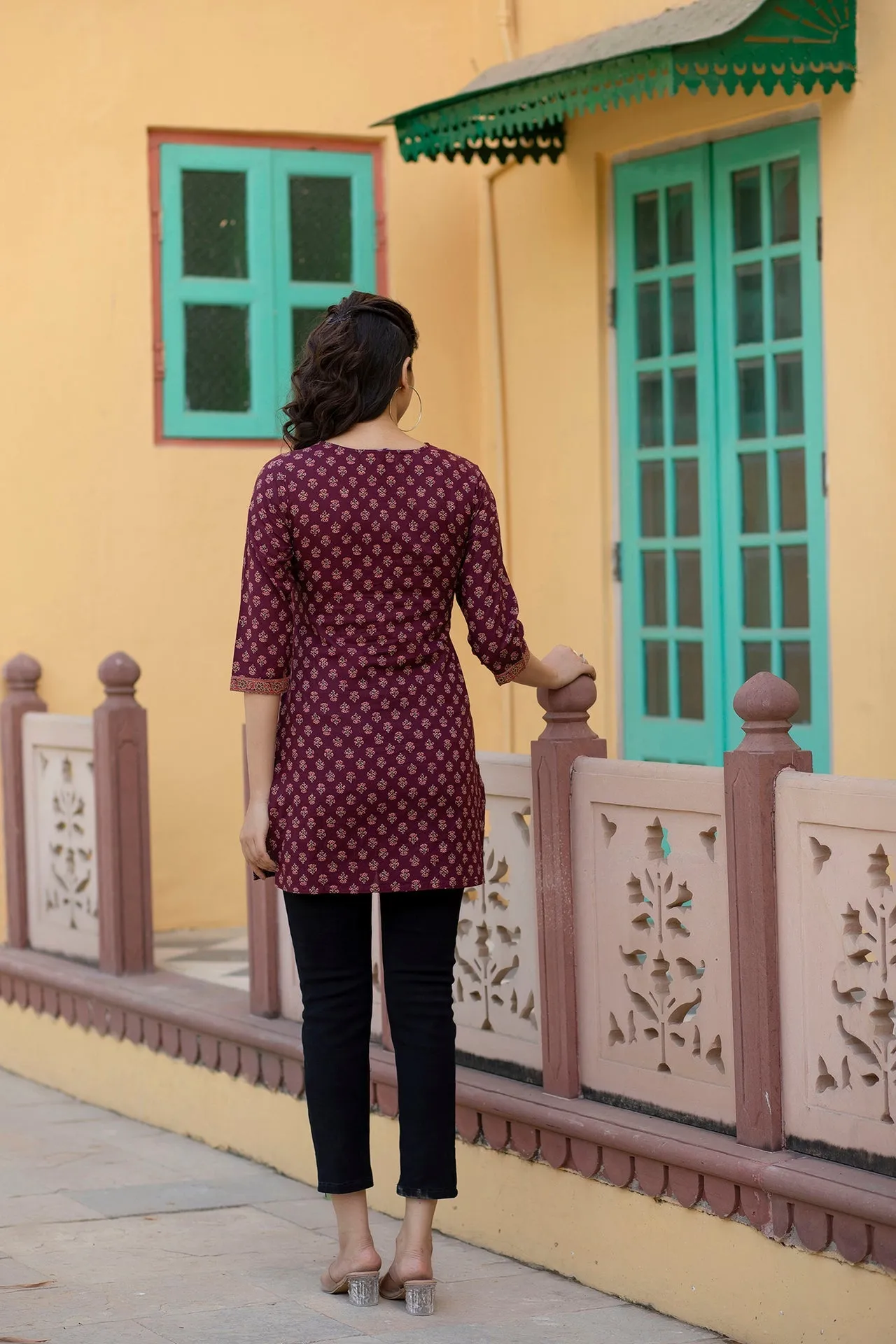 Women Burgundy Printed Tunic With Three Quarter Sleeves