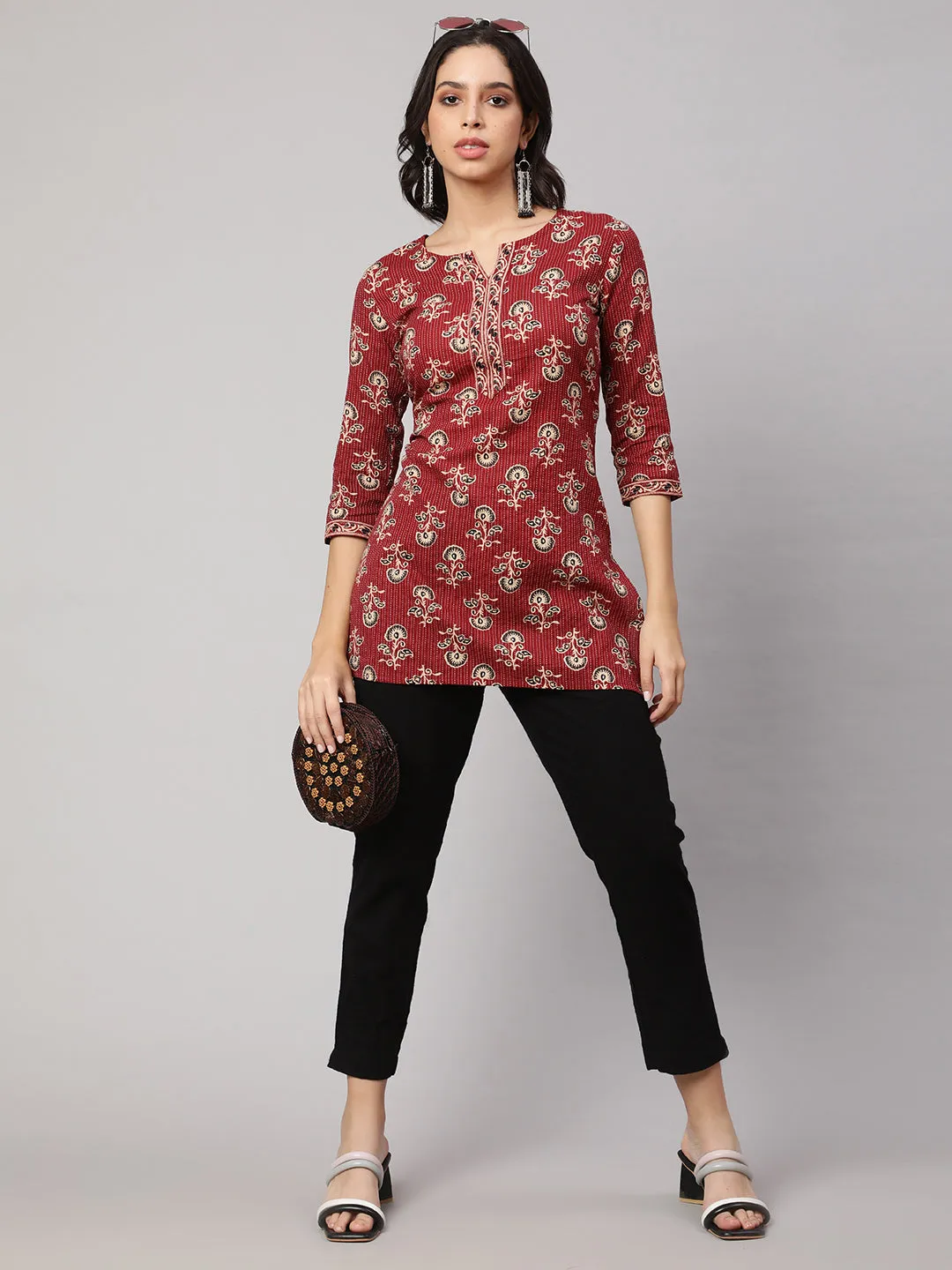 Women Maroon Straight Tunic With Three Quaretr Sleeves